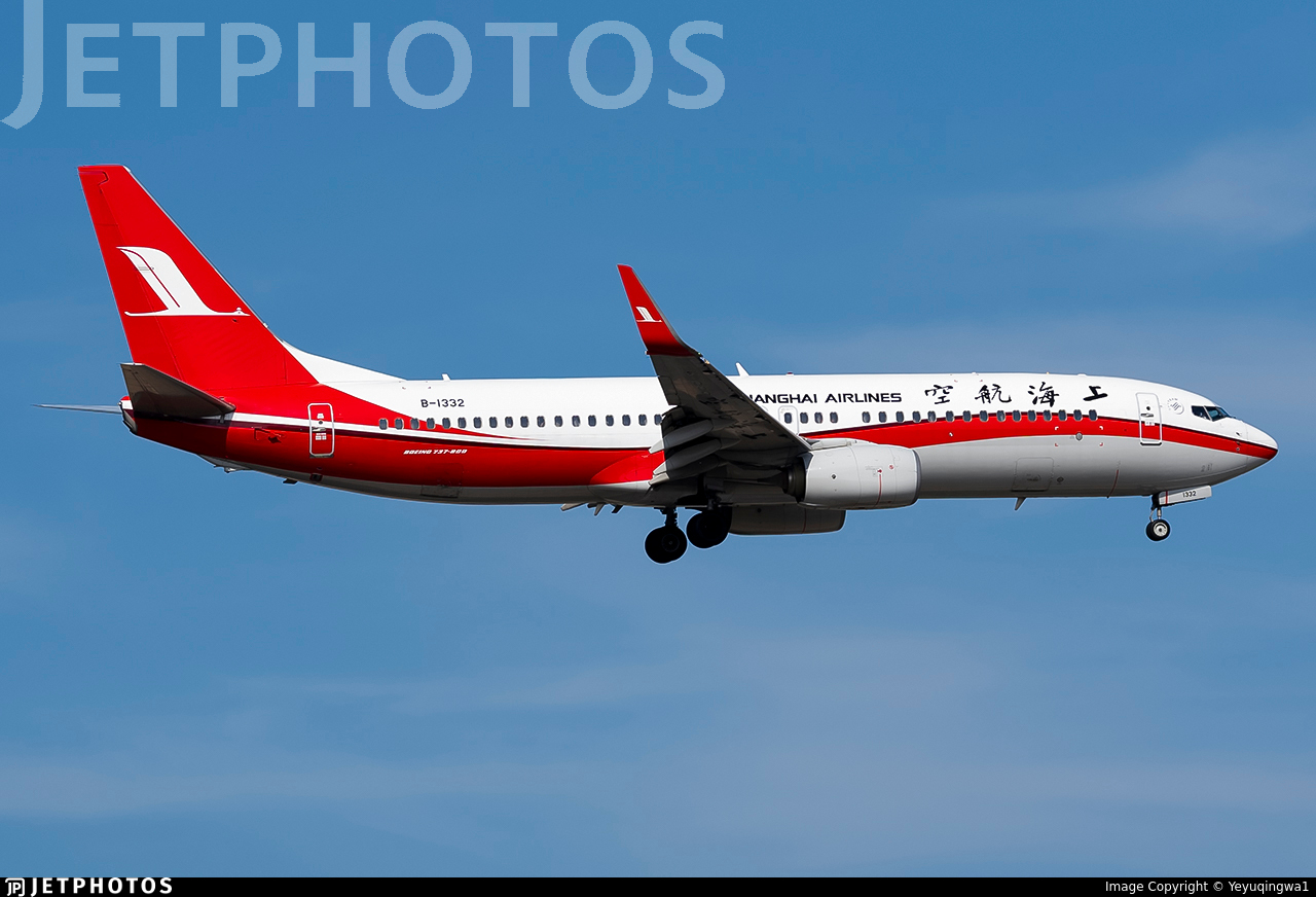 B-1332 Boeing 737-800