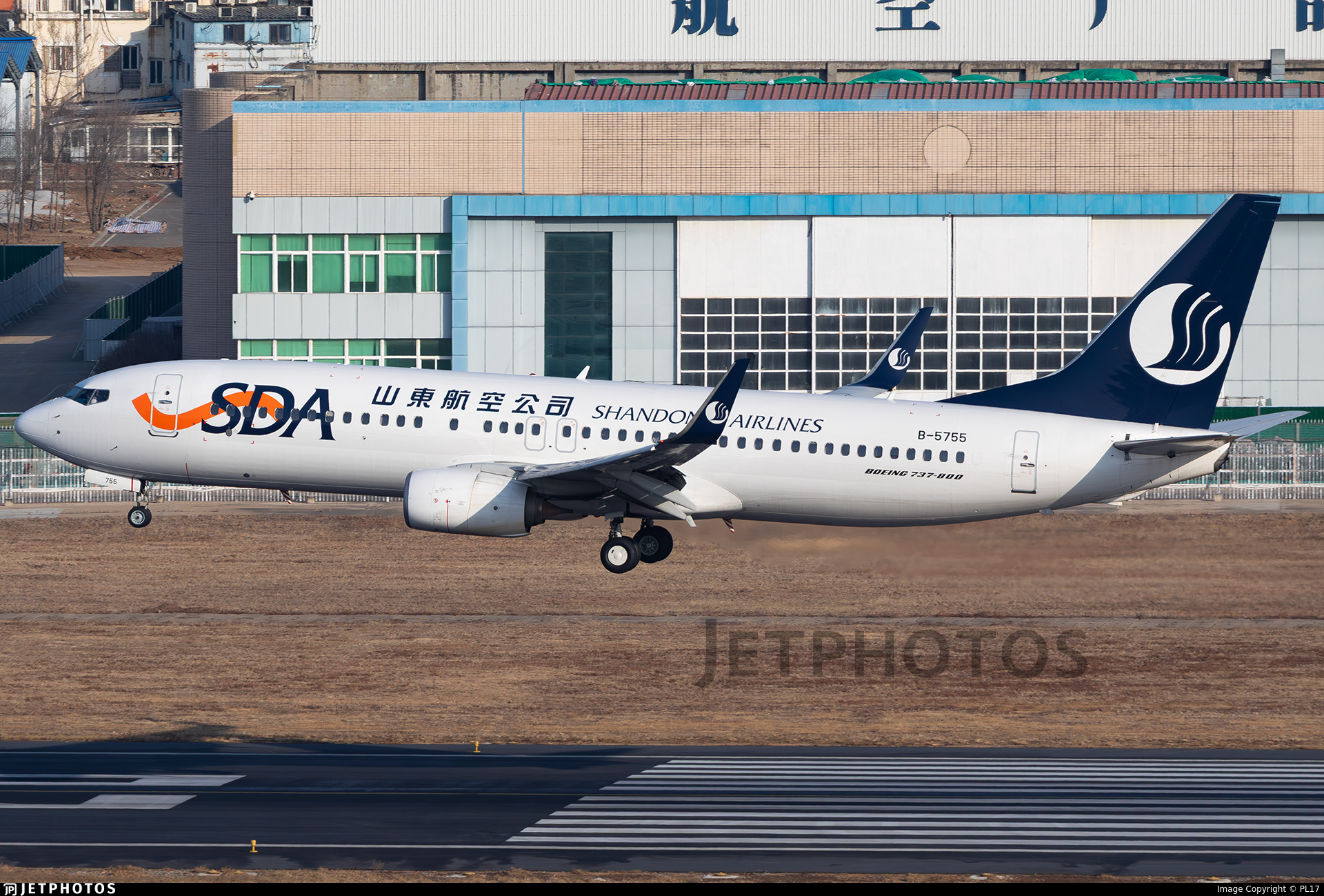 B-5755 Boeing 737-800